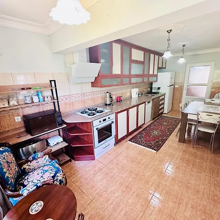Apartmán Stylish&luxury Flat With Garden Close To Sea